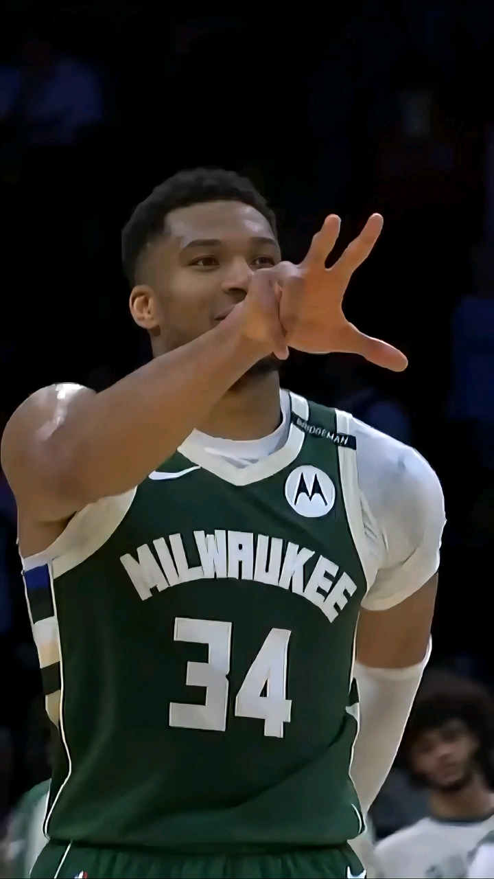 字母哥回归赛场，势不可挡首场状态亮眼，澳大利亚队观众沸腾！的简单介绍