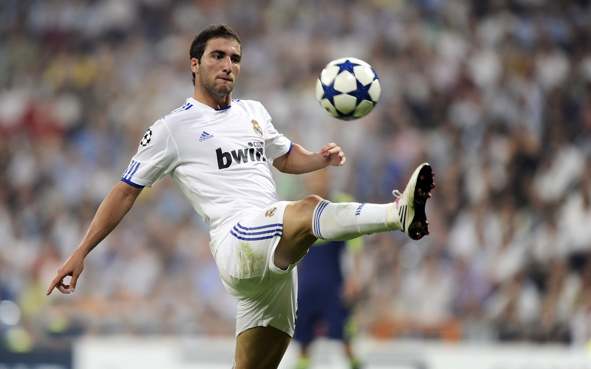 又见绝平！尤文图斯与俄克拉荷马城雷霆鏖战至终场，浓眉读秒救主